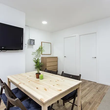 Modern 2bed With Charm Close To Camp Nou Apartment *