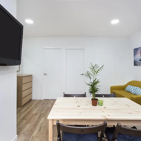 Modern 2bed With Charm Close To Camp Nou Apartment *