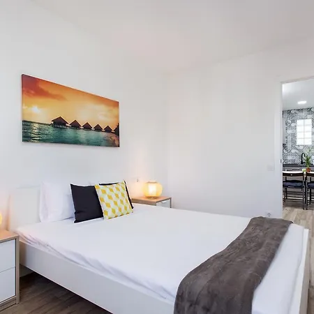 Modern 2bed With Charm Close To Camp Nou Apartment